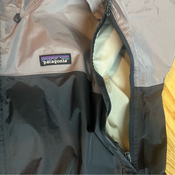 Patagonia Torrentshell Rain Jacket - Picture 8 of 8